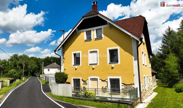 Prodej domu 505 m² s pozemkem 4 038 m², Zvěstov – Roudný, okres Benešov