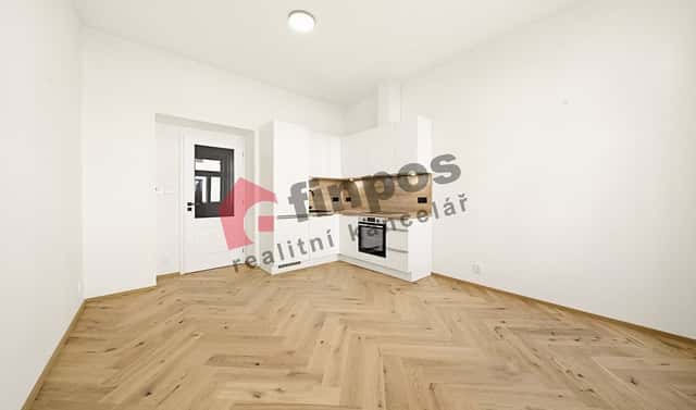 Pronájem bytu 1+kk 27 m², Seifertova, Praha 3 – Žižkov