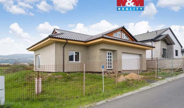 Prodej domu 235 m² s pozemkem 932 m², Dubí, okres Teplice