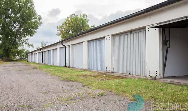 Prodej garáže 19 m2 Hradec Králové - Pouchov, U Mostku, Hradec Králové – Pouchov