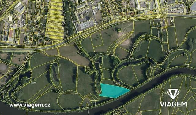 Prodej pole 4 786 m², Hradec Králové