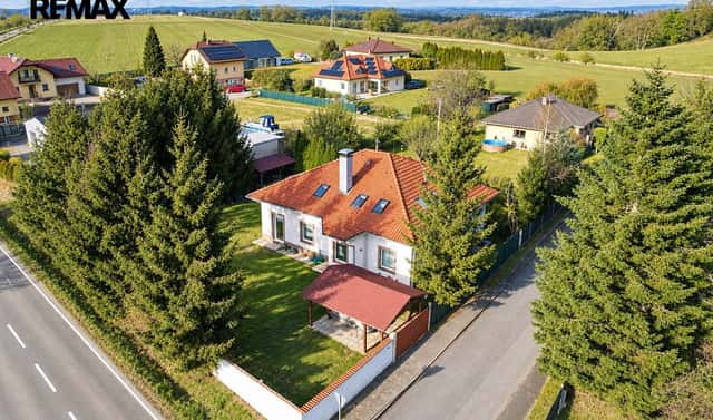 Prodej domu 300 m² s pozemkem 761 m², Chlístov, okres Benešov