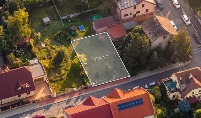 Prodej stavebního pozemku 294 m², Mochovská, Praha 9 – Hloubětín