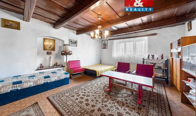 Prodej domu 248 m² s pozemkem 2 655 m², Strupčice – Hošnice, okres Chomutov