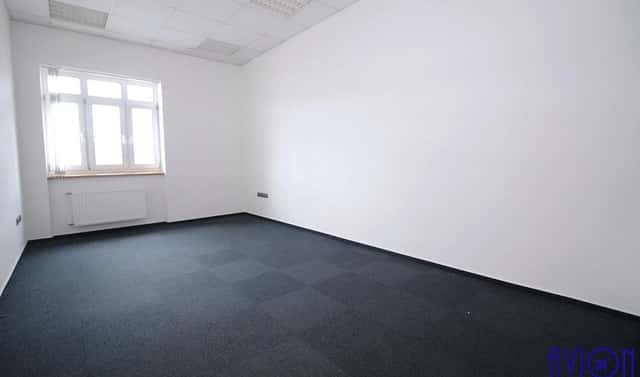 Pronájem kanceláře 31 m², Bozděchova, Praha 5 – Smíchov