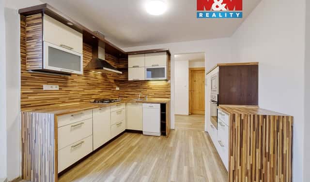 Prodej bytu 4+1 199 m², Májová, Cheb