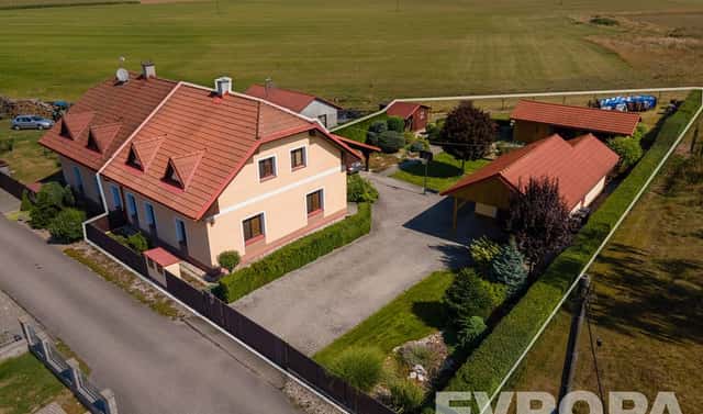 Prodej domu 155 m² s pozemkem 1 058 m², Roudnice, okres Hradec Králové