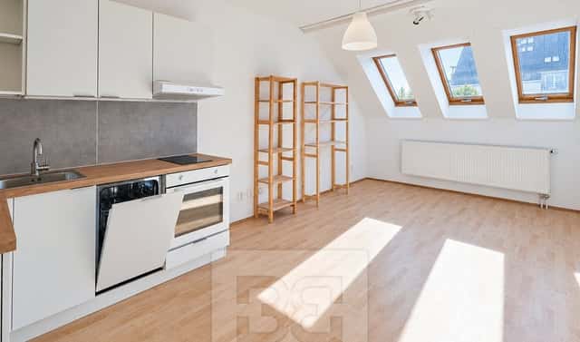 Prodej bytu 1+kk 30 m², Herlíkovická, Praha 9 – Kbely