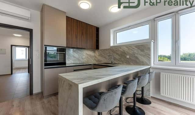 Pronájem bytu 2+kk 60 m², U hřiště, Velký Osek, okres Kolín