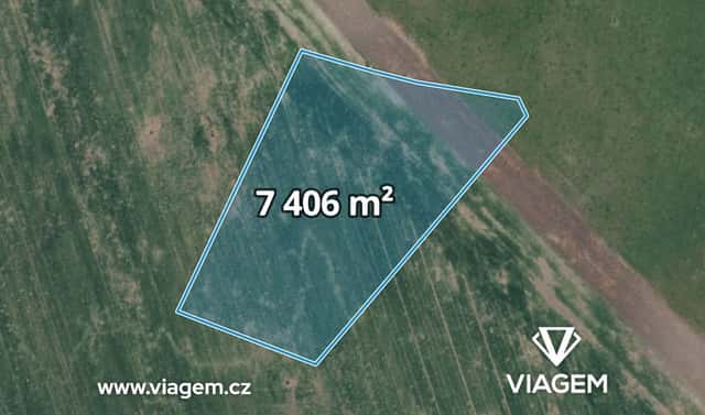 Prodej pole 2 468 m², Kladruby nad Labem, okres Pardubice