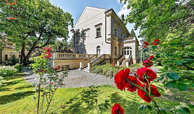 Pronájem domu 827 m² s pozemkem 8 770 m², Ke dvoru, Praha 6 – Vokovice