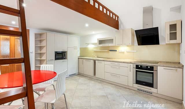 Pronájem bytu 1+1 43 m², Radlická, Praha 5