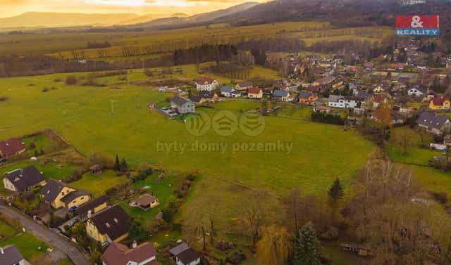 Prodej stavebního pozemku 1 353 m², Okrouhlá, okres Česká Lípa