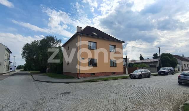 Prodej domu 250 m² s pozemkem 388 m², Nádražní, Tlumačov, okres Zlín