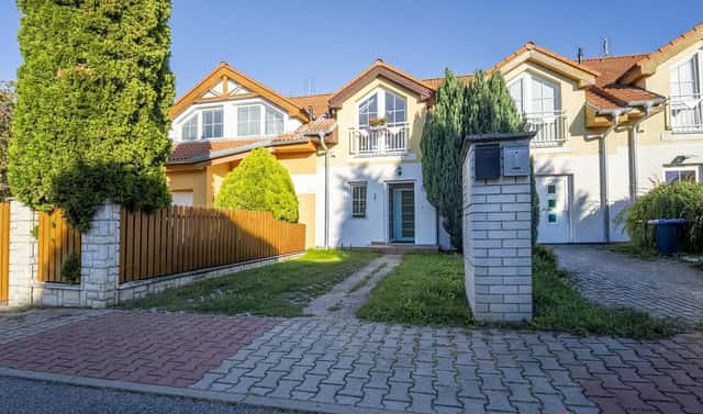 Prodej domu 80 m² s pozemkem 156 m², Zachařova, Hostivice, okres Praha-západ