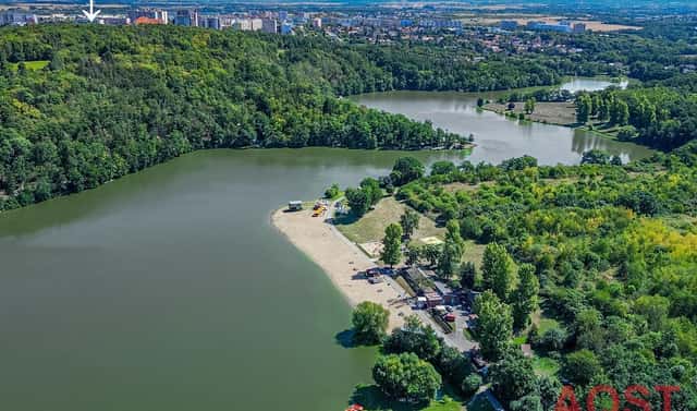 Prodej stavebního pozemku 406 m², Jaroměřská, Praha 10 – Horní Měcholupy