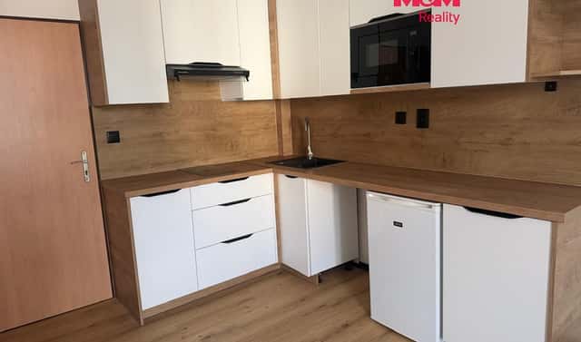 Pronájem bytu 1+kk 26 m², Karlovarská, Řevničov, okres Rakovník