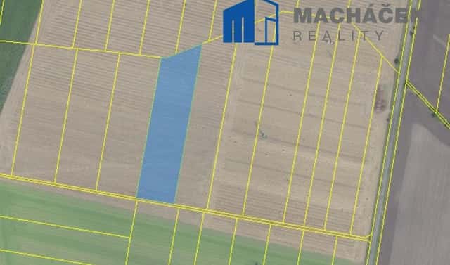 Prodej pole 10 029 m², Opolany – Oškobrh, okres Nymburk