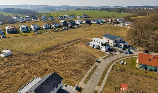Prodej stavebního pozemku 842 m², Vysoký Újezd, okres Beroun