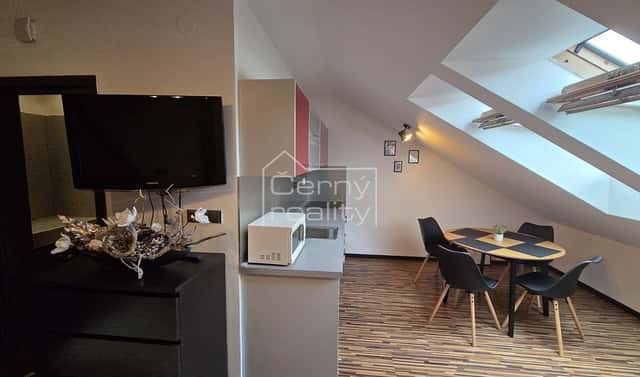 Pronájem bytu 1+kk 50 m², Kollárova, Jičín – Holínské Předměstí