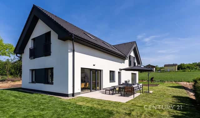 Prodej domu 93 m² s pozemkem 235 m², Škvorec, okres Praha-východ