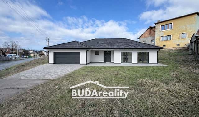 Prodej stavebního pozemku 917 m², Halenkovice, okres Zlín