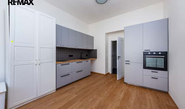 Pronájem bytu 1+kk 26 m², Sinkulova, Praha 4 – Nusle