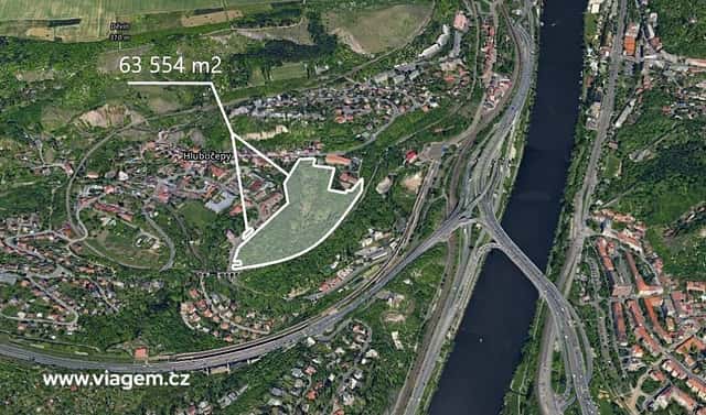 Prodej pole 969 m², Praha 5
