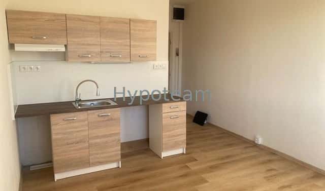 Pronájem bytu 1+kk 20 m², Větrná, Ústí nad Labem – Severní Terasa