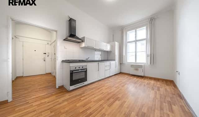 Pronájem bytu 2+1 73 m², Prvního pluku, Praha 8 – Karlín