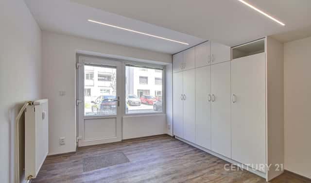 Prodej kanceláře 39 m², Bzenecká, Plzeň – Severní Předměstí, okres Plzeň-město