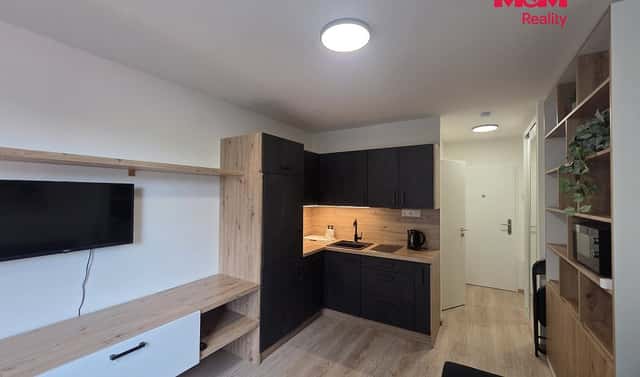 Prodej bytu 1+kk 19 m², Kubánské náměstí, Praha 10 – Vršovice