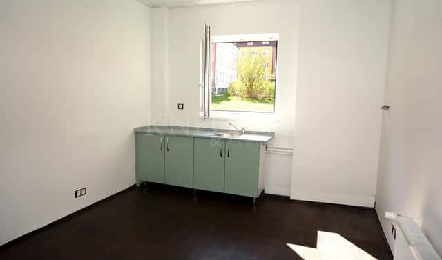 Pronájem obchodních prostor 10 m², Krymská, Karlovy Vary