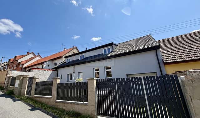 Prodej domu 240 m² s pozemkem 223 m², Prostřední, Lišany, okres Rakovník