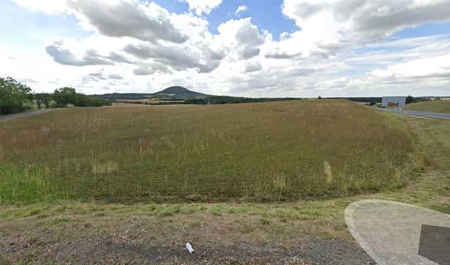 Prodej pole 10 411 m², Roudnice nad Labem, okres Litoměřice