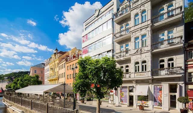 Prodej nájemního domu, činžáku 1 221 m², Vřídelní, Karlovy Vary