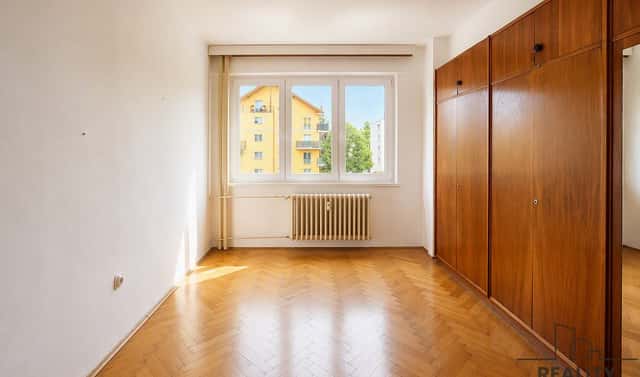 Prodej bytu 3+1 63 m², Albrechtická, Krnov – Pod Bezručovým vrchem, okres Bruntál