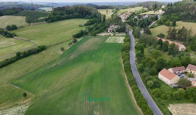 Prodej stavebního pozemku 21 422 m², Nečín – Žebrák, okres Příbram