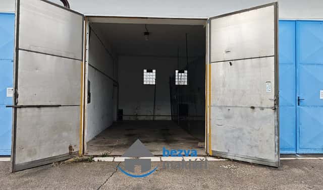 Pronájem skladovacích prostor 30 m², Husova, Skuteč, okres Chrudim