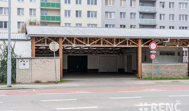 Prodej nadstandardní samostatné garáže o ploše 62,9 m2 na ulici Petra Křivky, Brno Nový Lískovec., Petra Křivky, Brno – Nový Lískovec, okres Brno-město