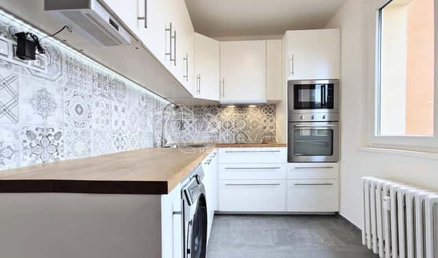 Pronájem bytu 2+1 53 m², Káranská, Praha 10 – Malešice