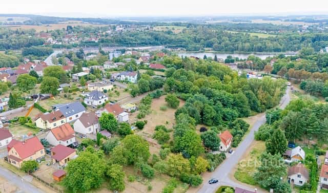 Prodej stavebního pozemku 994 m², Týnec nad Labem, okres Kolín