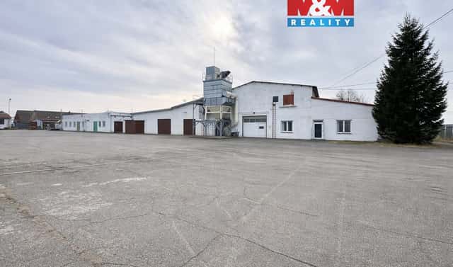 Pronájem skladovacích prostor 2 098 m², Spytihněv, okres Zlín