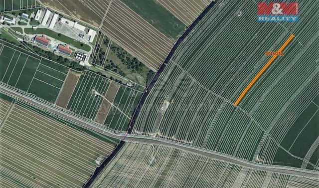 Prodej pole 7 451 m², Vracov, okres Hodonín