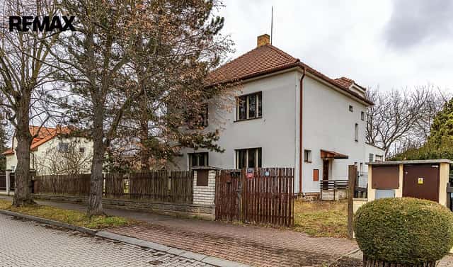 Prodej domu 235 m² s pozemkem 1 359 m², Na Korunce, Praha 9 – Běchovice