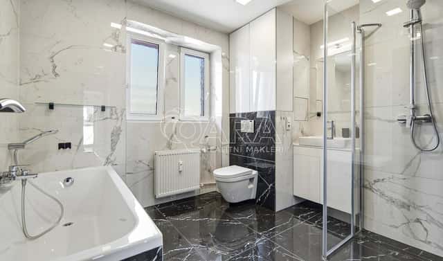 Prodej bytu 2+1 55 m², Antonína Dvořáka, Hradec Králové – Pražské Předměstí
