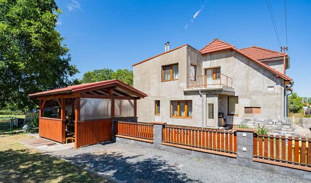 Prodej domu 130 m² s pozemkem 1 444 m², Žáky, okres Kutná Hora