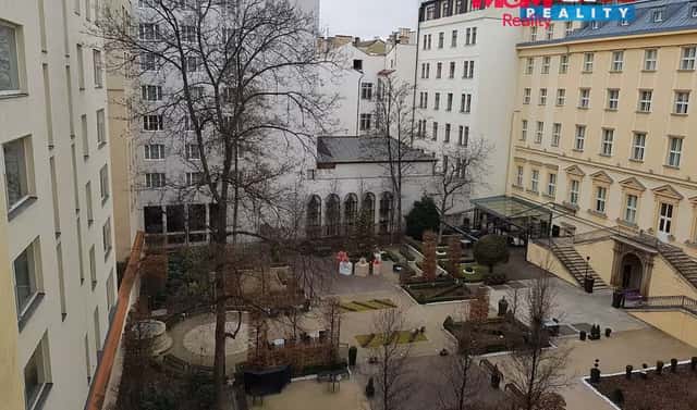 Pronájem bytu 2+kk 49 m², Dlážděná, Praha 1 – Nové Město