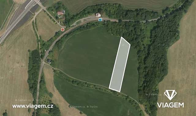 Prodej pole 1 963 m², Kravaře, okres Česká Lípa