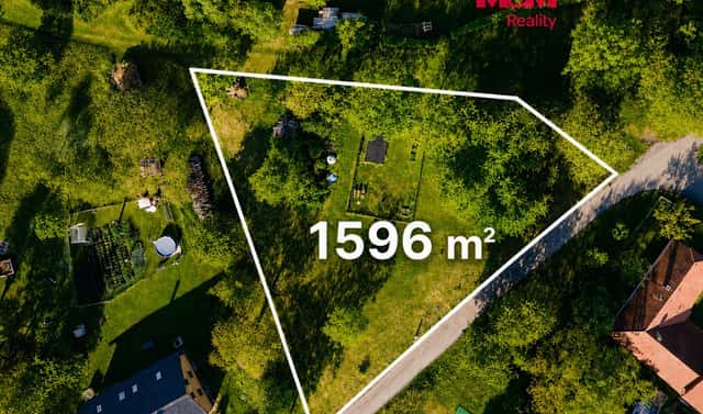 Prodej stavebního pozemku 1 596 m², Chroustovice – Mentour, okres Chrudim
